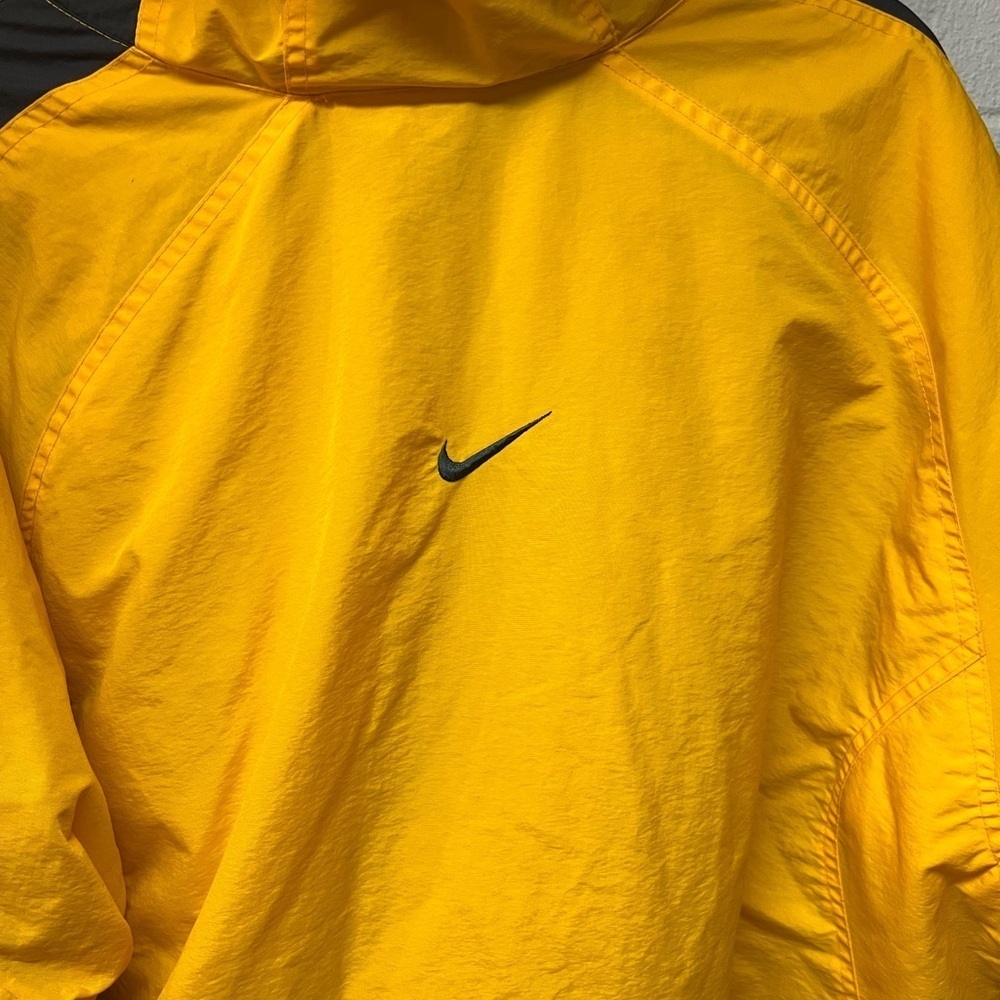 Vintage Nike Men's Performance Jacket in Yellow and Black. XXL - Picture 6 of 8